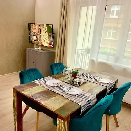 Brand New, Design Jojo, Oldtown, Balcony, Ac Apartment